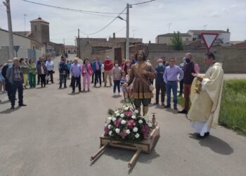 Alaraz, Campo de Peñaranda, Macotera, Villoria y Villoruela festejan a San Isidro Labrador en un soleado domingo