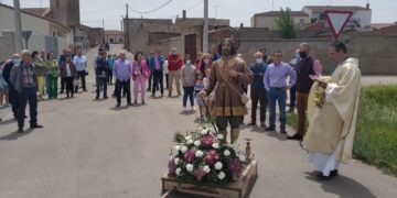 Alaraz, Campo de Peñaranda, Macotera, Villoria y Villoruela festejan a San Isidro Labrador en un soleado domingo