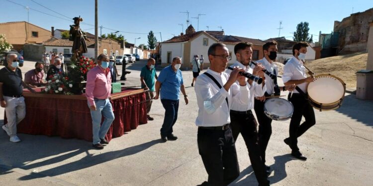 El Ayuntamiento de Cantaracillo convoca el concurso para elegir el cartel anunciador de las fiestas de la Asunción y San Roque