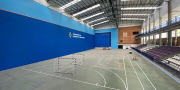 Adiós a la publicidad en el pabellón cubierto de Peñaranda: así está quedando la nueva imagen del recinto deportivo