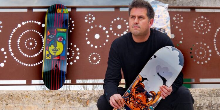 Paul Kiroga, el peñarandino que diseña desde una lata de Pepsi a una tabla de skateboard