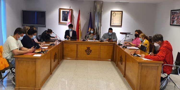 Compromiso en Peñaranda para el estudio de la instalación de placas fotovoltaicas en edificios municipales