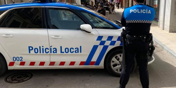 El fin de semana deja intervenciones de la Policía Local por molestias por ruidos y un delito contra la seguridad vial