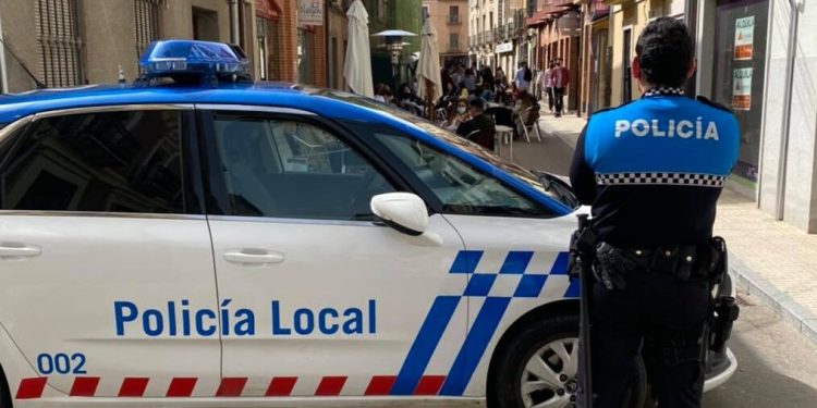 El fin de semana deja intervenciones de la Policía Local por molestias por ruidos y un delito contra la seguridad vial