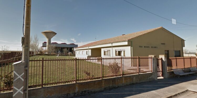 Santiago de la Puebla inicia el trámite para desafectar el antiguo colegio y destinarlo en un futuro a nuevos usos