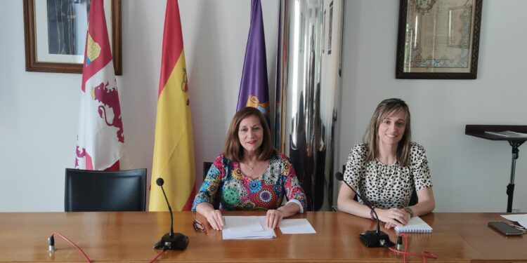 Peñaranda invertirá 100.000 euros en la modernización de los sistemas técnicos del centenario teatro Calderón
