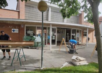 La Junta de Castilla y León acomete ya el prometido cambio de las puertas en el centro de salud de Peñaranda