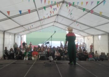 El Campo de Peñaranda disfruta de una tarde de humor con Alberto Cabrillas y hoy despide sus fiestas con una gran paella