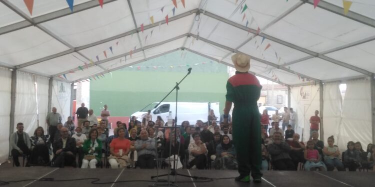 El Campo de Peñaranda disfruta de una tarde de humor con Alberto Cabrillas y hoy despide sus fiestas con una gran paella