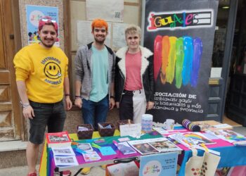 Peñaranda abre la programación LGTBI con un Punto Arcoiris en la calle Bodegones atendido por la asociación Iguales