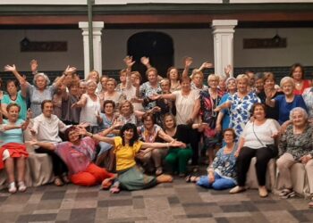 El programa «VIVE» cierra el curso en Peñaranda con una comida de confraternidad y un animado baile