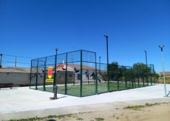 Nava de Sotrobal estrena una moderna pista de pádel financiada con fondos propios municipales