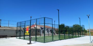 Nava de Sotrobal estrena una moderna pista de pádel financiada con fondos propios municipales