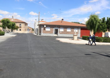 Villar de Gallimazo invierte más de 40.000 euros en mejorar el entorno de la plaza, del Ayuntamiento y de la iglesia parroquial