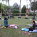 Peñaranda celebra el Día Internacional del Yoga con un encuentro solidario en el parque de Los Jardines
