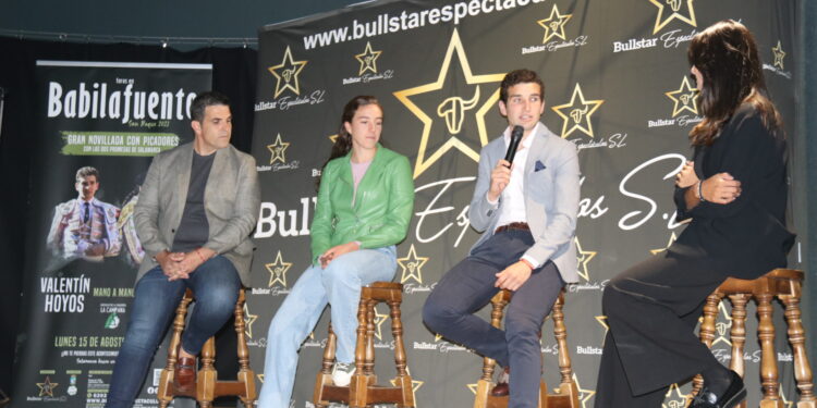 Babilafuente acogerá el 15 de agosto el «mano a mano» entre los novilleros salmantinos Valentín Hoyos y Raquel Martín