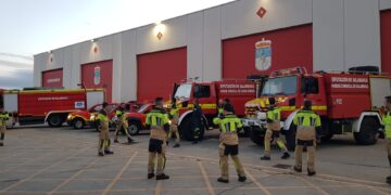 Peñaranda envía una dotación al incendio de la Sierra de la Culebra junto a Bomberos de Villares, Ciudad Rodrigo y Lumbrales