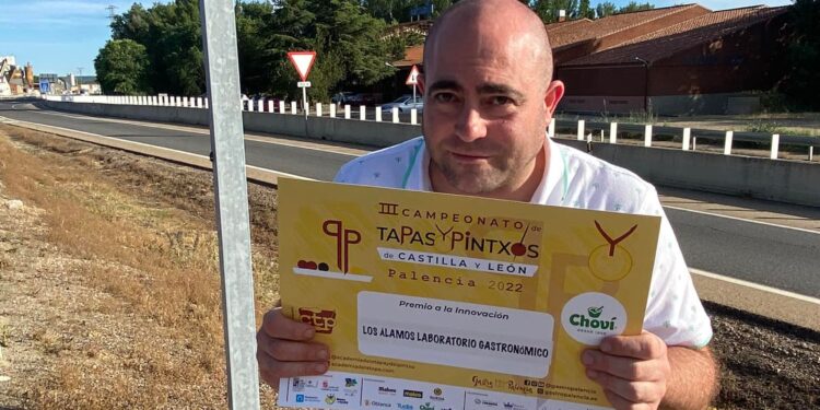 La mejor tapa innovadora de Castilla y León tiene nombre propio: el del peñarandino Helio Flores
