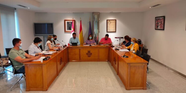 El PSOE anuncia en Peñaranda «otro tipo de acciones» en defensa de la sanidad y el PP les acusa de «alarmar a los ciudadanos»