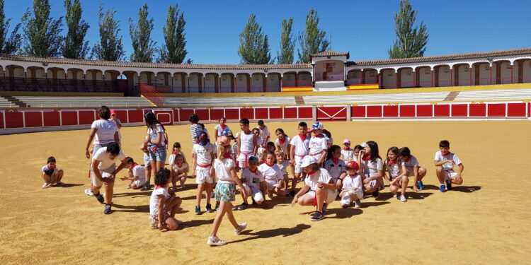 El encierro de San Fermín vuelve al coso de La Florida, en Peñaranda, con los campamentos urbanos del CID