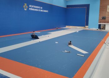 El pabellón cubierto de Peñaranda estrenará una pista de pavimento vinílico tras una inversión de 50.529 euros