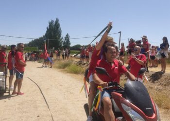 El recinto ferial vuelve al Paseo de la Estación, de Peñaranda, y comienza la puesta a punto para recibir las atracciones