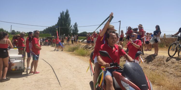 El recinto ferial vuelve al Paseo de la Estación, de Peñaranda, y comienza la puesta a punto para recibir las atracciones
