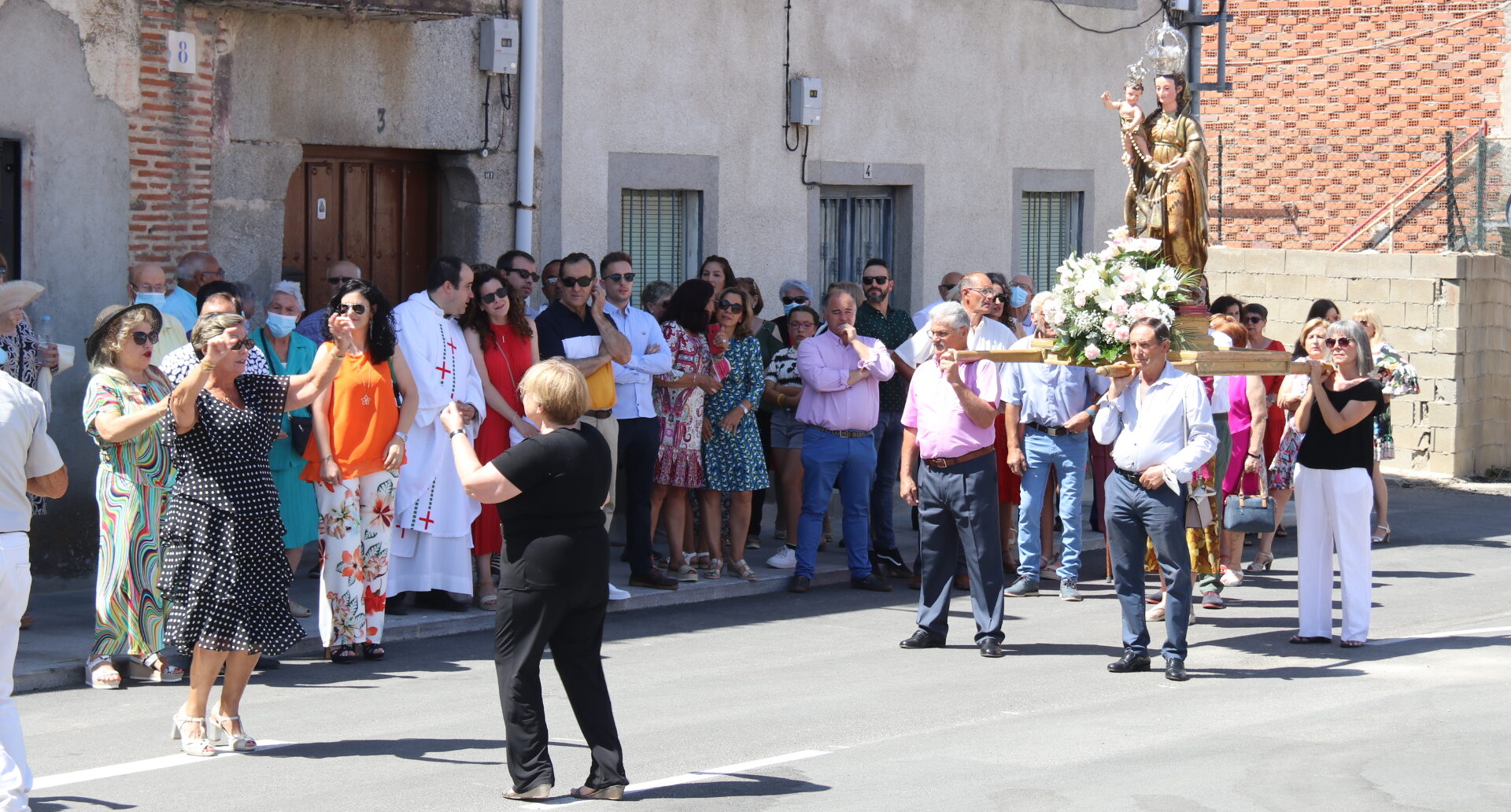 Los bailes típicos animan la procesión en honor de la Virgen del Rosario en  las fiestas de Mancera de Abajo | Noticias a Tiempo Peñaranda