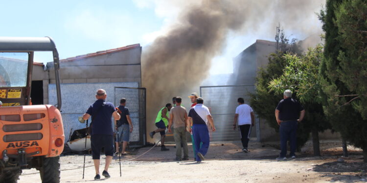El Punto Limpio de Palaciosrubios sufre un nuevo incendio tras el asalto de varios individuos en busca de chatarra