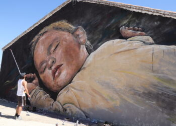 Rágama suma una decena de nuevos murales a su galería de arte al aire libre y despierta el interés de vecinos y visitantes