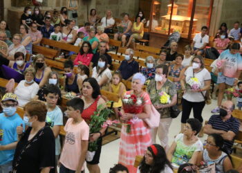 La ofrenda floral abre las fiestas patronales de Villoruela en honor del Cristo de la Esperanza y de la Virgen del Carmen