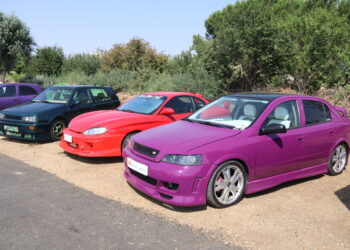 Babilafuente acoge la concentración nacional de coches «Valsalracing» en un intenso y caluroso fin de semana