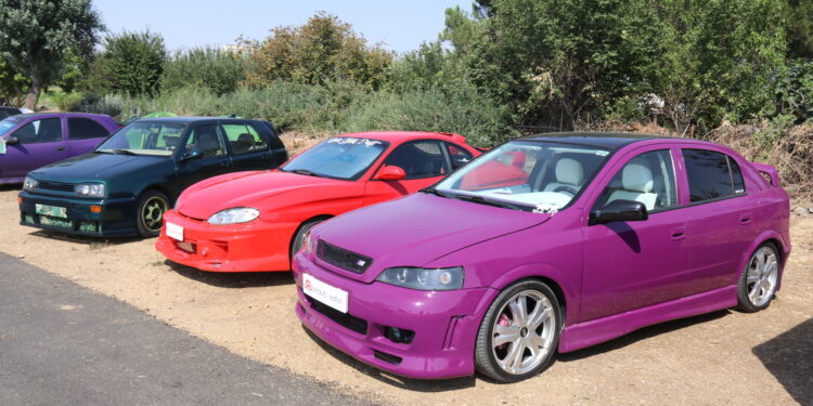 Babilafuente acoge la concentración nacional de coches «Valsalracing» en un intenso y caluroso fin de semana