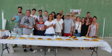 Cordovilla comienza sus fiestas con un animado concurso de tortillas de patata y posterior degustación en el frontón