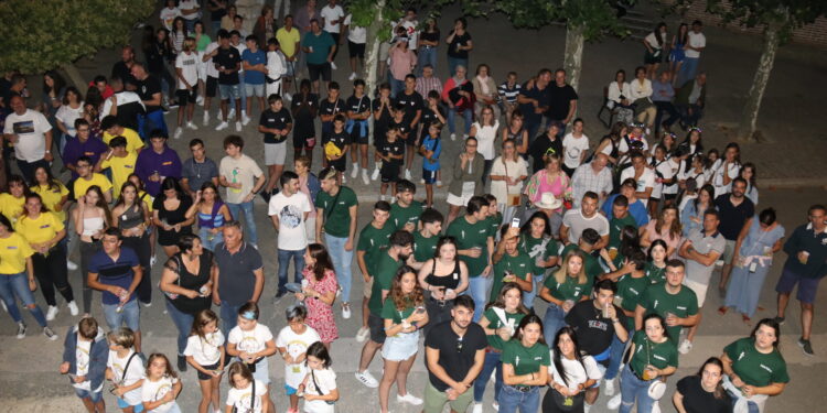 Villar de Gallimazo comienza sus fiestas de San Pedro Advíncula con el pregón, la corte de honor y las 12 uvas de la suerte