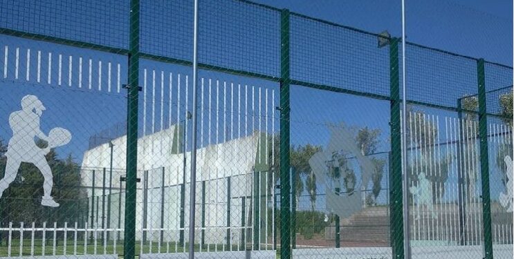 Peñaranda en Común (PEC) denuncia el retraso en la implantación del sistema domótico en las pistas de tenis y pádel