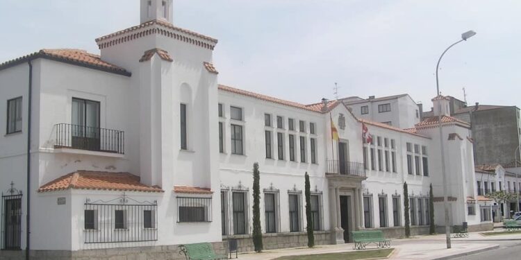 La Junta declara al instituto de Peñaranda como «Centro de Enseñanza Histórico de Castilla y León»