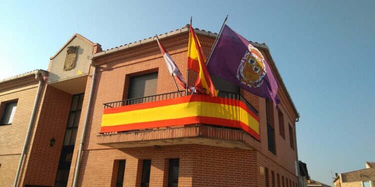 El escudo de Villoria, aprobado en el año 1986, no es tal y es una copia del de la familia Ruiz de Vergara