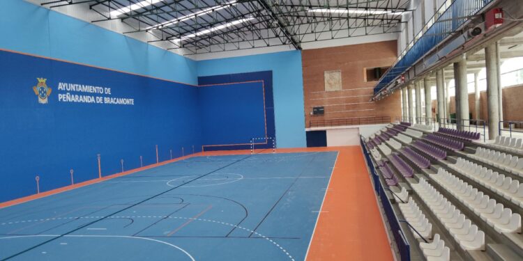 El Ayuntamiento de Peñaranda se compromete a potenciar el fútbol sala femenino y a equipararlo a los torneos masculinos