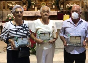 La asociación de mayores Marqués de Malpica, de Mancera de Abajo, celebra su fiesta anual con misa, comida y baile