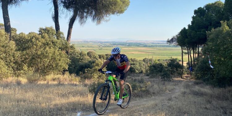 Antonio Caballero y María Pastor ganan la prueba crono en la VIII edición de la quedada Beer Bike de Babilafuente
