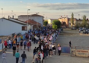 El día de San Roque «el Grande» comienza en Macotera con el primer y esperado encierro por las calles de la villa