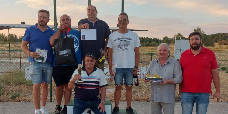 El Trofeo Ferias y Fiestas de Peñaranda de Tiro al Plato reúne a 45 participantes en el campo de «Los Cascabeles»