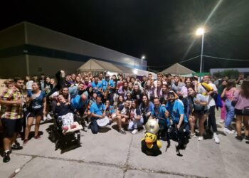 La charanga Dale Kaña 2.0 la «vuelve a liar» en Peñaranda con un nuevo éxito de público en el pasacalles nocturno