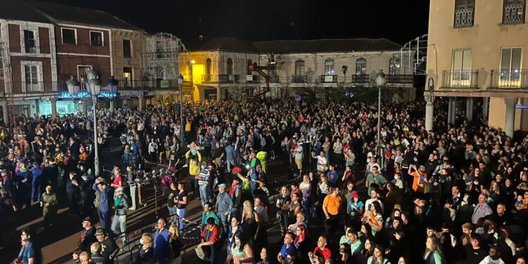 Mágica noche de fuego y música en Peñaranda con el espectáculo «Ragnarok» a cargo de la compañía Kull D’Sac