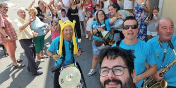 La charanga Dale Kaña 2.0 cierra sus actuaciones en las fiestas de Peñaranda con un pasacalles