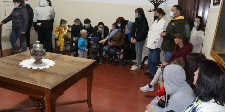 Recogida de alimentos en el mercadillo de mañana en Peñaranda para los refugiados ucranianos de Cantalapiedra