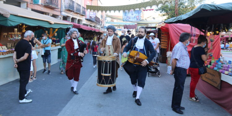 Pasacalles y música animarán el Mercado Barroco en la plaza de España de Peñaranda del 19 al 21 de agosto