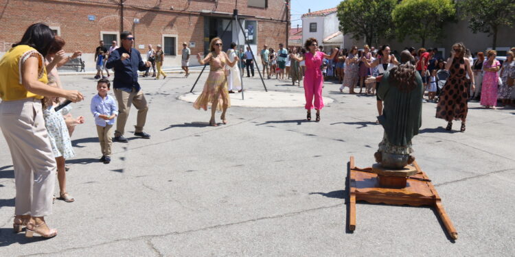 Vivas a la Virgen de la Asunción y a España en Aldeaseca de la Frontera que hoy cierra sus fiestas patronales
