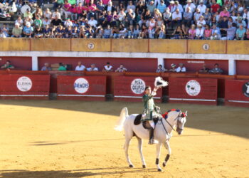 Macotera disfruta de una gran tarde de rejoneo con Miguel Moura y José María Martín en su penúltima jornada festiva